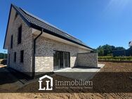 Neubau Doppelhaushälfte mit Wohlfühlfaktor: energieeffizient & modern. - Kellinghusen