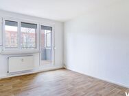 Gemütliche 3-Raum-Wohnung mit großem Balkon nur für Sie frisch Renoviert! - Weißenfels