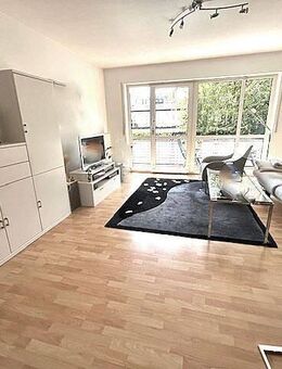 Toll geschnittene 2,5 Zi.-Wohnung mit Balkon und PKW-Stellplatz in Birkenfeld - Birkenfeld (Baden-Württemberg)