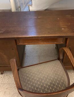 Schreibtisch mit Stuhl - Zülpich