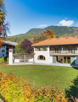 Hochklassig sanierte Landhaus-Villa mit traumhaftem Blick auf die Zugspitze - Garmisch-Partenkirchen
