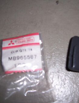 MB965587 Clip, Verkleidung, Seitenwand Mitsubishi Lancer Kombi CB - Hannover Vahrenwald-List