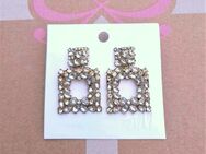 H&M Ohrringe Ohrstecker Quadrat quadratisch viereckig Stein weiß Neu - Hardheim