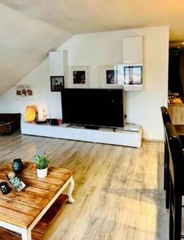 Helle Dachgeschosswohnung mit offener Küche - Otterberg