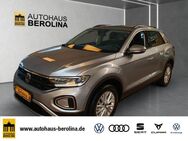 VW T-Roc, 1.0 TSI Life, Jahr 2023 - Berlin