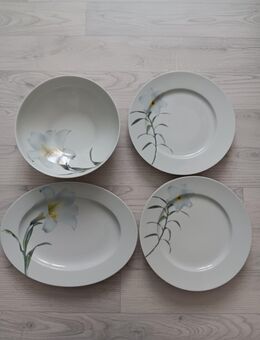 Neues Rosenthal Porzellan mit dem Motiv Lilie - Nürnberg