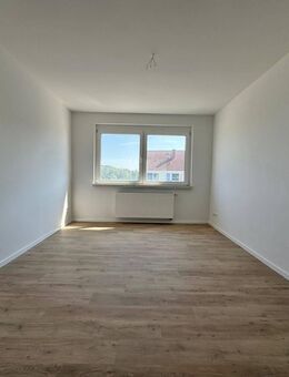 Ihr neues IMMOBILIEN QUARTIER: Erstbezug nach Sanierung! 3 Zimmer Wohnung in Feldrandlage - Völpke