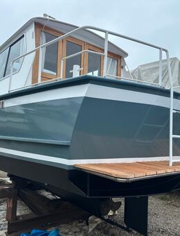 Stahl Motorboot. Alu Fenster und Bugstrahlruder Boiler Neu 2025 - Gangelt