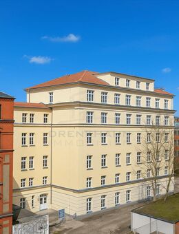 Sanierte 2,5 Zimmerwohnung direkt am Hauptbahnhof - Vollbad - Fahrstuhl - Schwerin