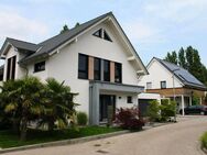 Freistehendes Einfamilienhaus mit Doppelgarage und Gartenanlage (KfW Effizienzhaus 55) - Dinslaken