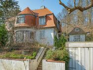Stadtvilla mit zwei Wohneinheiten in Flintbek - Flintbek