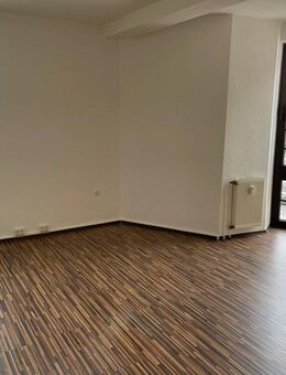 Großzügige Zwei-Raum- Wohnung im Stadtkern zum Sofortbezug! - Bad Langensalza