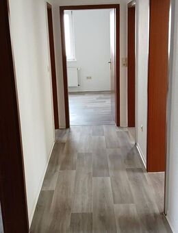 AB 01.02.2026: Tolle, zentral gelegene 3-Zimmer Wohnung im Erdgeschoß mit Duschbad! - Bad Gandersheim