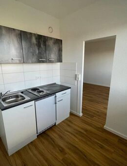 1-Zimmer-Wohnung mit Einbauküche und Balkon sucht Nachmieter! - Halberstadt