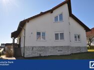 Attraktives Einfamilienhaus mit großzügigem Garten überzeugt durch seinen besonderen Grundriss. - Zierenberg