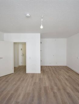 Gute Anbindung! Renoviertes Apartment mit Balkon in Wuppertal - Wuppertal