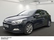 Hyundai i20, 1.2 YES silver, Jahr 2016 - Düsseldorf
