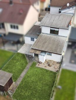 Wohnen und Investieren: Gepflegtes Zweifamilienhaus mit Potenzial - Walzbachtal