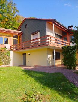 Herrschaftliches Zweifamilien-Haus in Bestlage bei Coburg mit atemberaubendem Fernblick in die Natur - Grub (Forst)