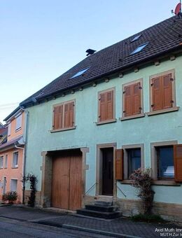 Historischer Bauernhof von 1897. Ein Sandsteinhaus mit Innenhof & Scheune - Eppingen