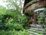 Charaktervolles Walmdachhaus mit Einliegerwohnung und großem Garten in Gräfelfing-Lochham - Gräfelfing