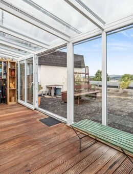 Limburg-Blumenrod: Penthousewohnung mit großer Dachterrasse - Limburg (Lahn)