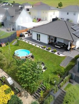 Energieeffizient und alles auf einer Ebene: Neubau-Bungalow mit unverbaubarem Fernblick - Zerf