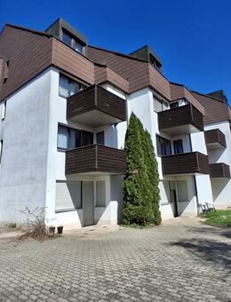 Zum Verkauf steht ein großzügiges Gewerbeobjekt mit 49 Zimmern und 24 Stellplätzen. - Veitsbronn