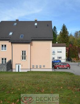 Maisonette mit Stil - Wintergarten-Feeling im DG ++Decker Immobilien++ - Velden (Regierungsbezirk Niederbayern)