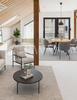 Sofort beziehbare 4 Zimmer-Dachgeschosswohnung mit West Balkon und Carport - Herrenberg
