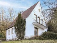 Kernsanierungsbedürftiges Einfamilienhaus mit Einliegerwohnung in Hang-und familienfreundlicher Lage - Niederfüllbach