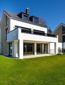 Grünwald - perfekt für Familien. Helle, erstklassige Villa (BJ 2023) mit Doppelgarage & Einliegerwohnung. - Grünwald