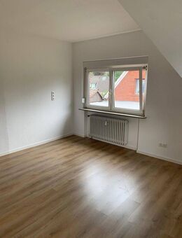 Sanierte 2,5-Zimmer DG-Wohnung sucht neuen Mieter - Harsefeld