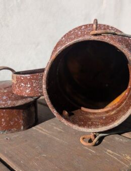 Alte Milchkanne mit Deckel. Emaille. ca. 30cm. 1811 - Stolpen