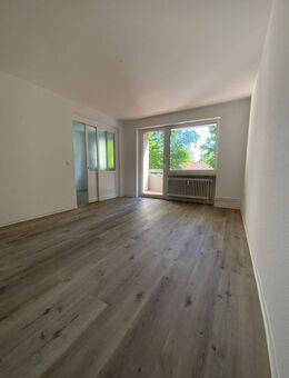 Attraktive Wohnung mit idyllischer Aussicht ins Grüne - Eisenberg (Pfalz)