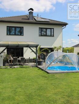 Traumhaus in bester Lage, 5 Zimmer mit Klima, Pool, Kamin und Doppelcarport - Cottbus