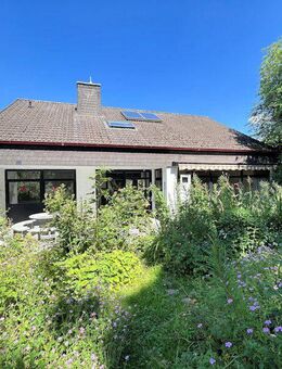 Endlich Platz, Garten und Garage! Großzügiges Ein-/Zweifamilienhaus in Rüthen-Altenrüthen! - Rüthen