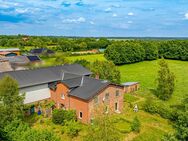 Resthof mit Hauskoppel, großem Stall und Ausbaureserve - Lütjenwestedt