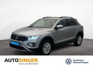 VW T-Roc, 1.5 TSI Life R, Jahr 2023 - Marktoberdorf