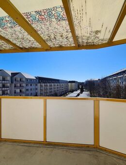 renovierte Balkonwohnung mit Aussicht & modernen Wannenbad - Freiberg