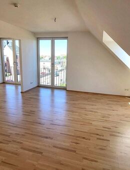 Seniorengerechte 5-Zimmer Dachgeschoss-Wohnung in Schkeuditz zu vermieten - WG geeignet! - Schkeuditz