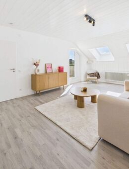 Moderne und gemütliche 4-Zimmer-DG-Wohnung mit sonniger Dachterrasse und Garage - Provisionsfrei! - Senden (Bayern)