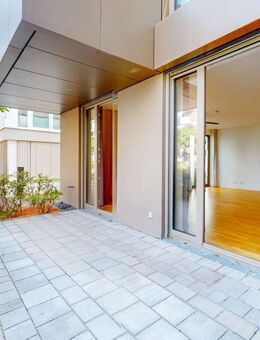 Wohnen auf hohem Niveau: Neubauwohnung mit Parkett, Terrassen und Tiefgarage - Berlin