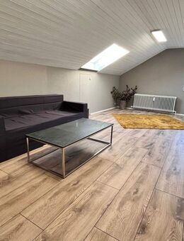 Top-renoviert & großzügig - moderne 4-Zimmer-Dachwohnung mit Wohlfühlfaktor - Ottenbach