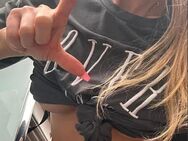 Shoppinsüchtige sexy Blondine sucht liquiden und gehorsamen online Zahl sklaven - Hamburg Altstadt