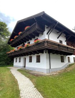 Ferienidylle pur – 2-Zimmer-Wohnung mit Hallen- & Freibad in traumhafter Anlage - Hauzenberg