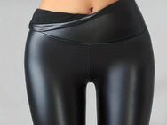 Ultra-weiche High-Waisted Kunstleder-Leggings - Frankfurt (Main)