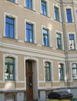 gemütliche Dachgeschosswohnung mit Tageslichtbad im sehr guten Zustand - Chemnitz