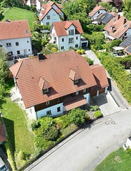 AIGNER - Viel Raum für Familie, Arbeit und Ideen - vielseitiges Einfamilienhaus in ruhiger Hanglage - Landshut