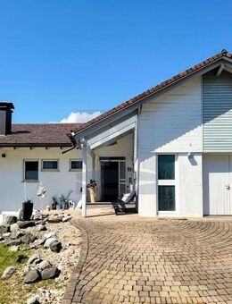 Charmantes Einfamilienhaus mit Einliegerwohnung in bester Lage von Oberteuringen - Oberteuringen